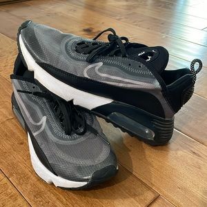 Nike Air Max 2090 🖤🩶🤍